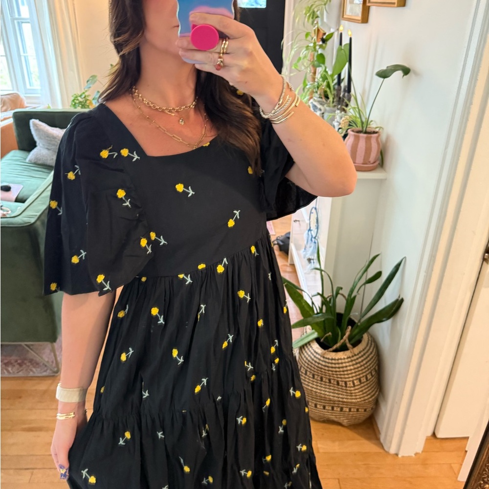 Chic Black Floral Maxi Dress - Picture 3 of 5